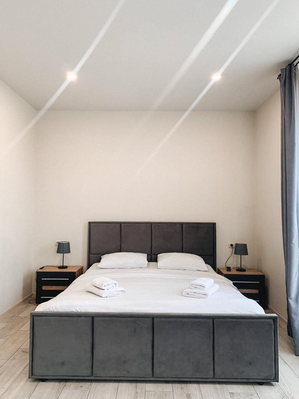 Apartments Domovik Mira 11S/5 موكاشيفه المظهر الخارجي الصورة